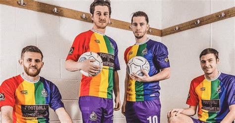 calcio gay|Calciatori gay, tutti i coming out dagli anni 90 ad oggi